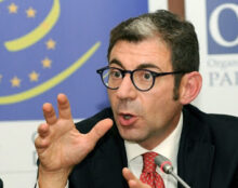 Luca Volontè, membre du conseil d’administration de l’Organisation Internationale pour la Famille, innocenté de toutes accusations