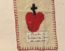 Des reliques de saint Charles de Foucauld au pèlerinage de Chartres