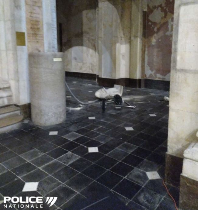 Boulogne-sur-mer cathedral ransacked