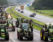 Pays-Bas : plus de 40 000 agriculteurs néerlandais ont bloqué les grands axes routiers et les centres de distribution alimentaires