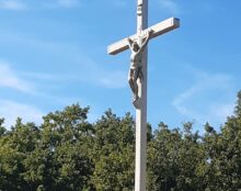 SOS Calvaires érige une croix à Persac dans la Vienne