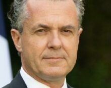 Christophe Béchu et la droite piégée