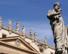 Les belles figures de l’Histoire : Les papes de Saint Pierre à Benoît XVI