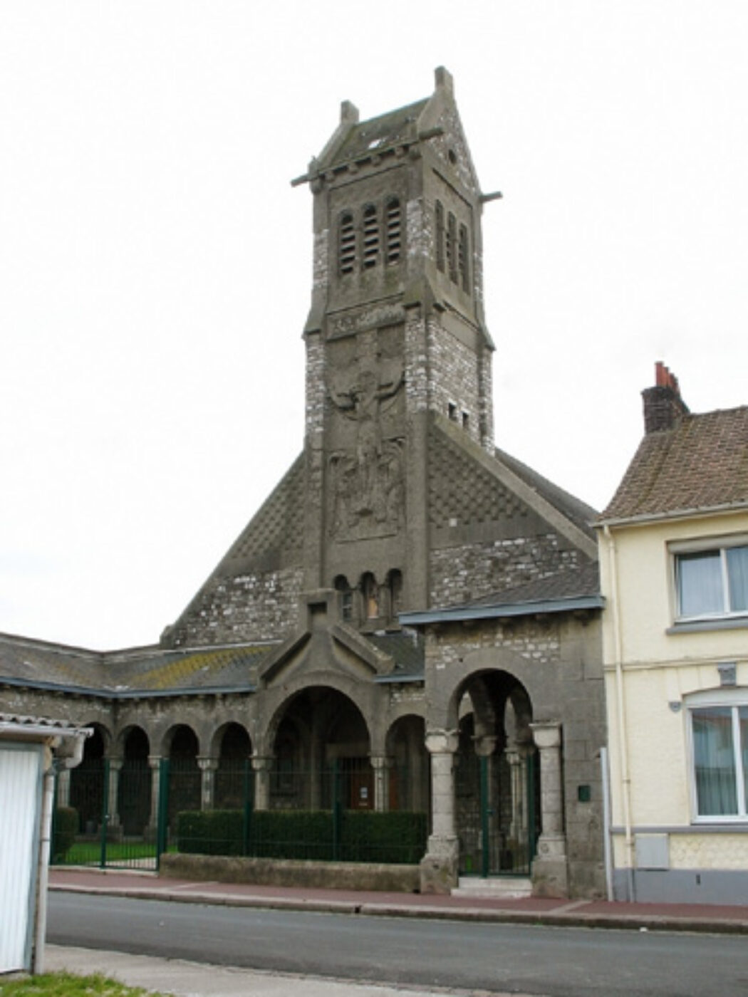 Dégradations dans l’église Notre-Dame des Armées, à Calais