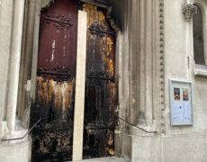 Cocktail molotov lancé cette nuit sur le porche de l’église saint Martin des Champs à Paris