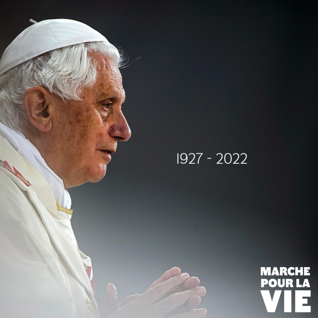 La Marche pour la vie rend hommage à Benoît XVI