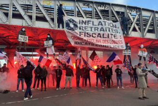 Action de lancement du Mouvement Chouan ce matin devant Bercy pour dénoncer la politique sociale de Macron
