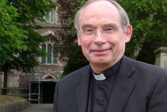 Pays de Galles : un “évêque” anglican se convertit et va être ordonné prêtre