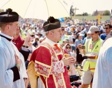 « Quelle est donc cette flamme qui brûle dans le cœur de la jeunesse catholique ?»