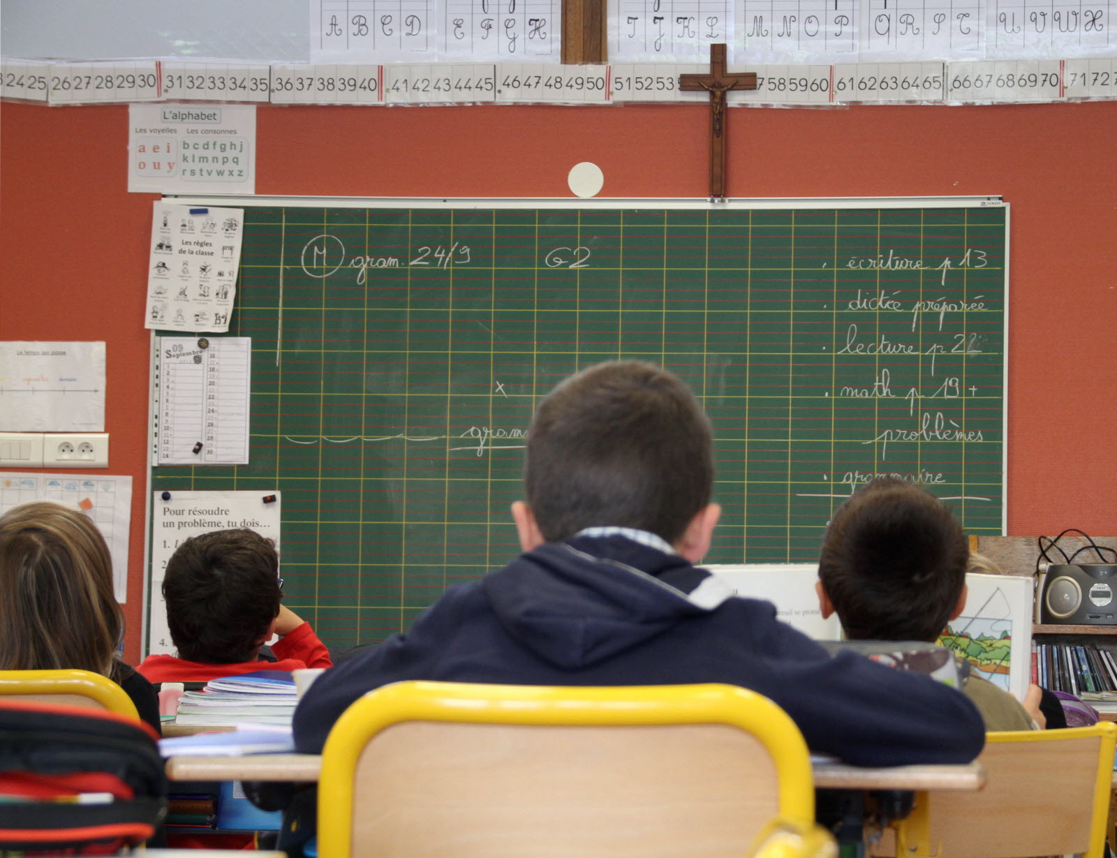 Face aux abus, le ministère de l’Éducation rappelle le cadre des inspections dans les écoles sous contrat