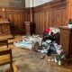 Des statues brisées dans l’église Saint-François-Xavier à Paris