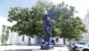 Sables d’Olonne : la statue de Saint-Michel bientôt sauvée ?