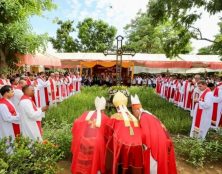 Les catholiques cambodgiens rendent hommage aux martyrs morts sous Pol Pot