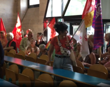 Les voyous LGBT empêchent la tenue d’une conférence