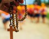 Prière du Rosaire à la Sainte Chapelle pour la destitution d’Emmanuel Macron