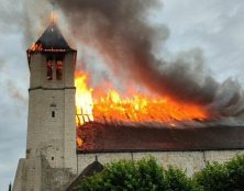 Encore une église en feu