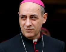 “Changer la forme d’un Sacrement ou sa matière est toujours un acte gravement illicite et mérite une punition exemplaire”