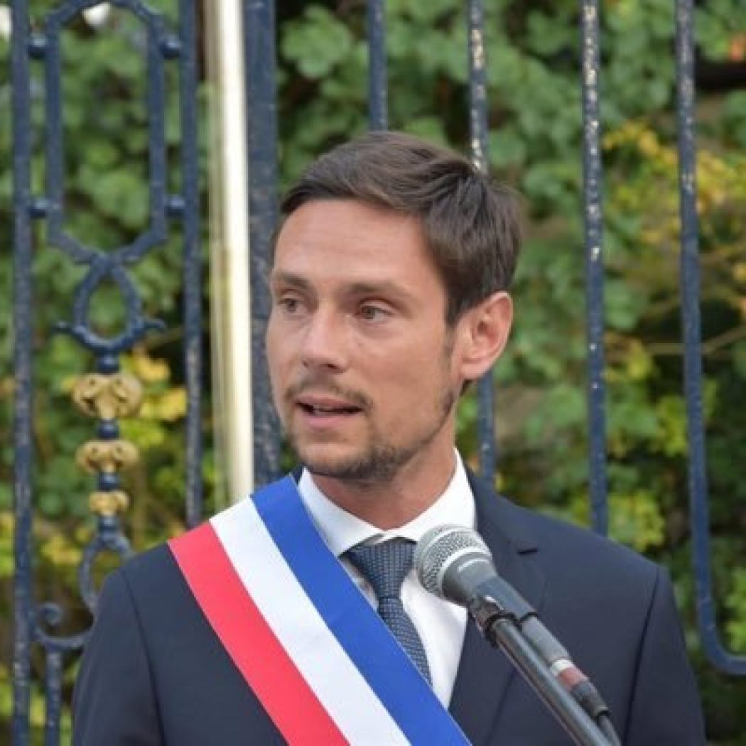 Emeutes : un maire refuse la réception avec Macron, qui devrait être au travail pour rétablir l’ordre