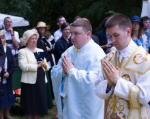 Un Russe et un Ukrainien ordonnés diacre et prêtre