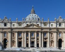 Basilique Saint-Pierre : un forcené est monté sur l’autel de Saint-Pierre