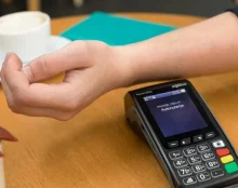 Puce sous-cutanée pour payer ou même décliner son identité