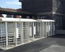 En l’absence de frontière externe, on installe des frontières internes