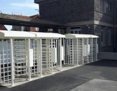 En l’absence de frontière externe, on installe des frontières internes