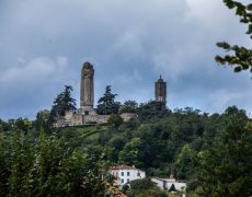 La Vierge du Mas Rillier à Miribel (Ain), près de Lyon, s’effrite dangereusement