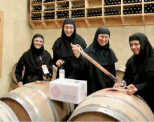 Objectif 3000 bouteilles de vin pour  aider les sœurs de Solan à acheter un bras articulé pour leurs vignes