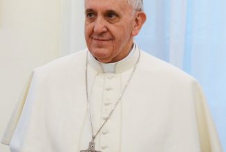 Crise au Vatican: le baptême des personnes transgenres et les parrains homosexuels