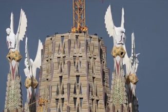 Fin de la construction des tours des évangélistes de la basilique de la Sagrada Familia