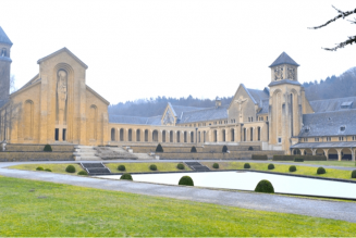L’abbaye Notre-Dame d’Orval des trappistes retirés dans les Ardennes Belges