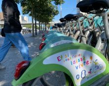 Condamné à 36 000 € d’amende par la Mairie de Paris pour des autocollants