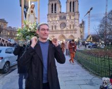 La vierge pèlerine de la France Prie à Paris