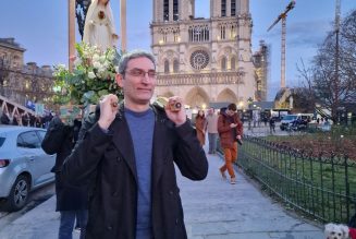 La vierge pèlerine de la France Prie à Paris