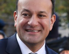 Le Premier ministre irlandais homosexuel Leo Varadkar démissionne