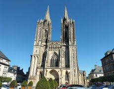L’appel à la prière islamique chanté à la cathédrale de Coutances en présence de l’évêque