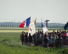 Pèlerinage de Chartres: “Aujourd’hui, c’est la même jeunesse, attirance vers la beauté liturgique, avec la volonté d’arriver en priant avec ses pieds”