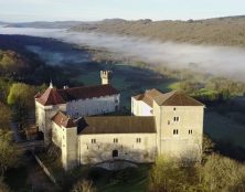 Prêtez pour la construction d’une église au château de Cressia