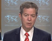 Sam Brownback, ancien « ambassadeur pour la liberté religieuse internationale », piégé sur la fabrication de l’« Eglise orthodoxe d’Ukraine »