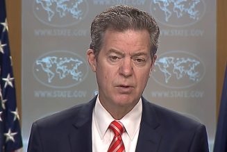 Sam Brownback, ancien « ambassadeur pour la liberté religieuse internationale », piégé sur la fabrication de l’« Eglise orthodoxe d’Ukraine »