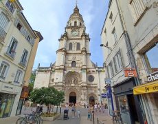 Une messe perturbée à Bourg-en-Bresse