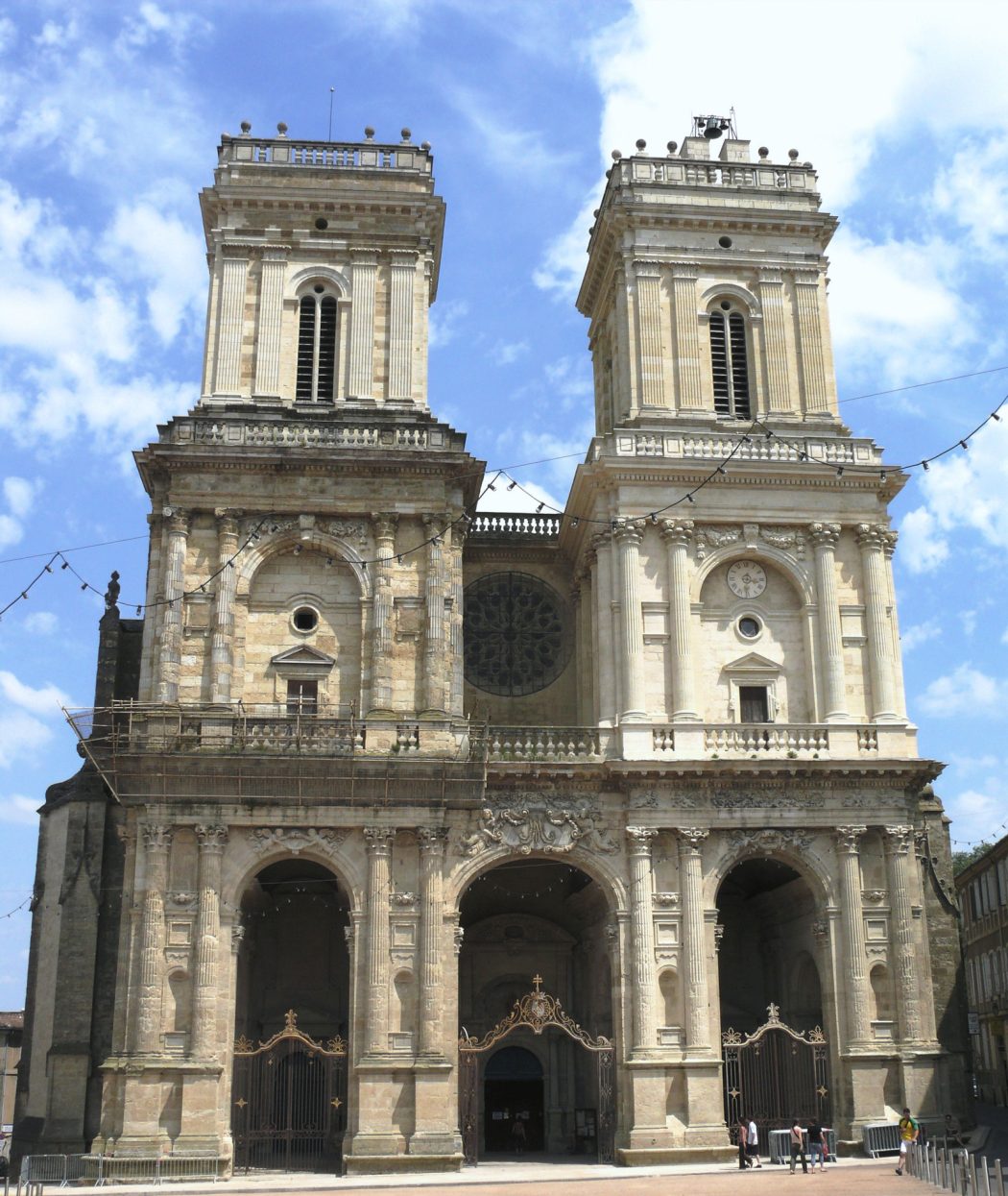 Vols dans la cathédrale d’Auch