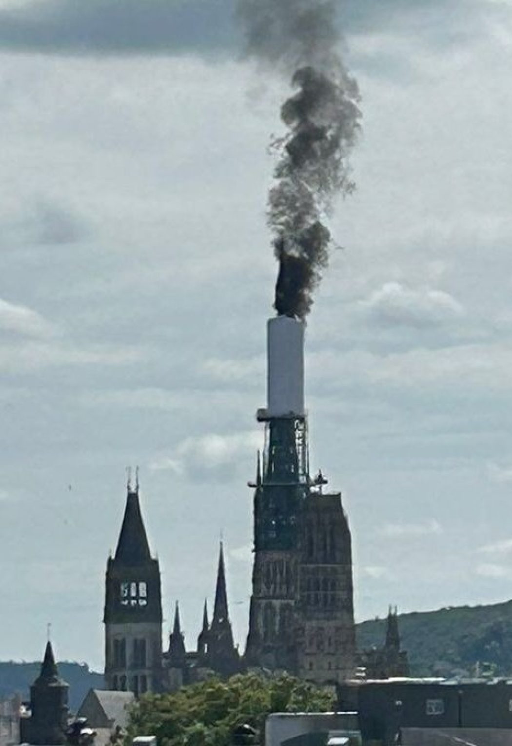 Incendie à la cathédrale de Rouen