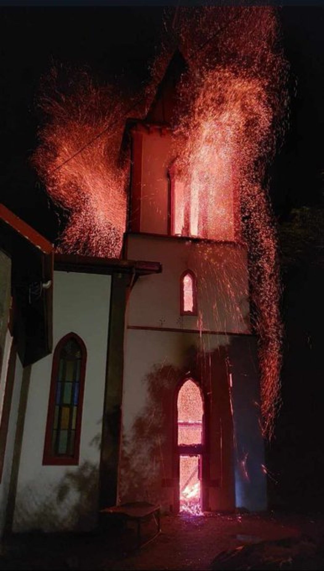 Nouvelle Calédonie : Après l’église de Saint-Louis, l’église de Vao, à l’Île des Pins, a été incendiée