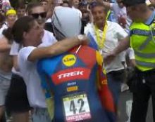 Il est interdit d’embrasser sa femme