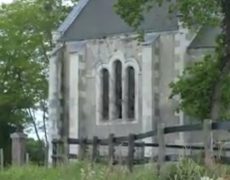 Ils reconstruisent une chapelle