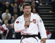 Suspendu pour cinq mois par la Fédération internationale de judo pour avoir fait un signe de croix