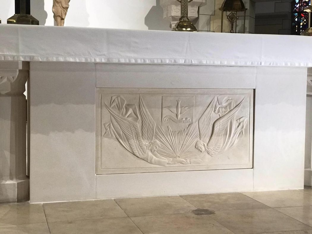 Nouveau mobilier liturgique pour l’église Sainte Jehanne d’Arc à Rennes