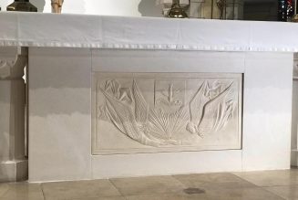 Nouveau mobilier liturgique pour l’église Sainte Jehanne d’Arc à Rennes